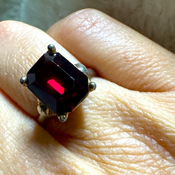 Ruby 4ct Vintage Gemstone Ring - Picture 1 of 3